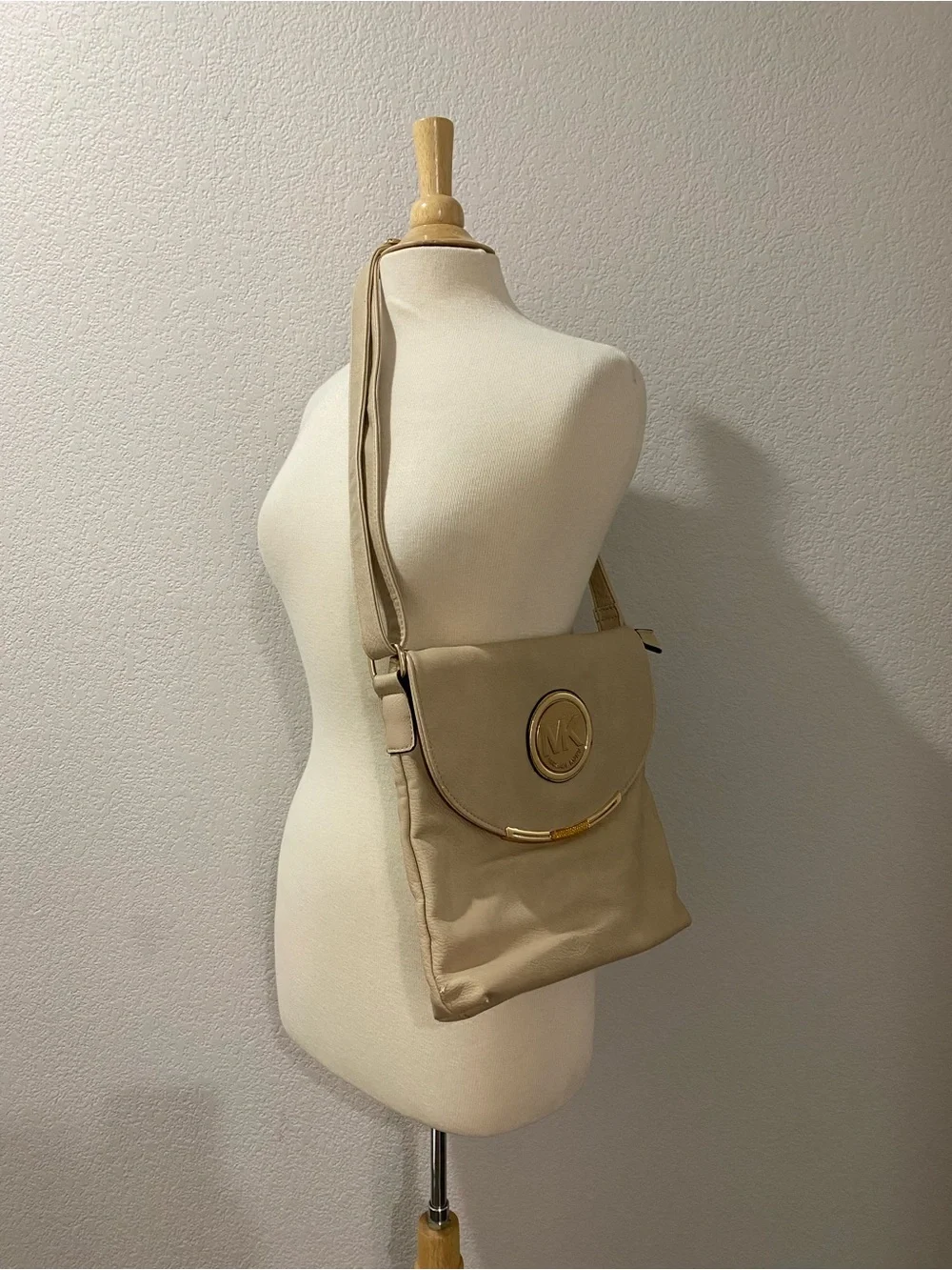 Michael Kors Beige Crossbody Messenger Shoulder Bag with Gold-Tone Logo